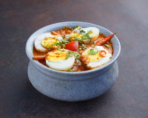 Guddu Kura (Egg Curry)